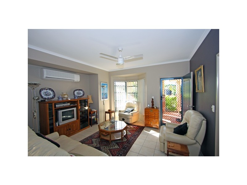 102 34 Elizabeth St, Urangan QLD 4655