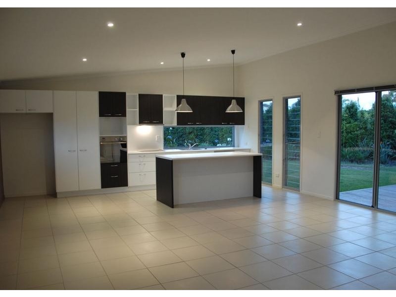 Point Vernon QLD 4655