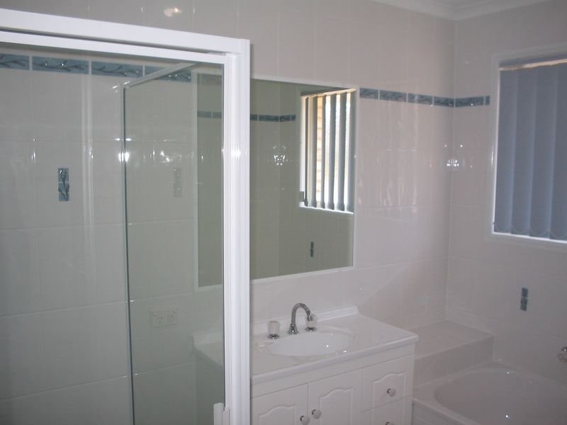 33 Ranch Park Drive, Pacific Haven QLD 4659