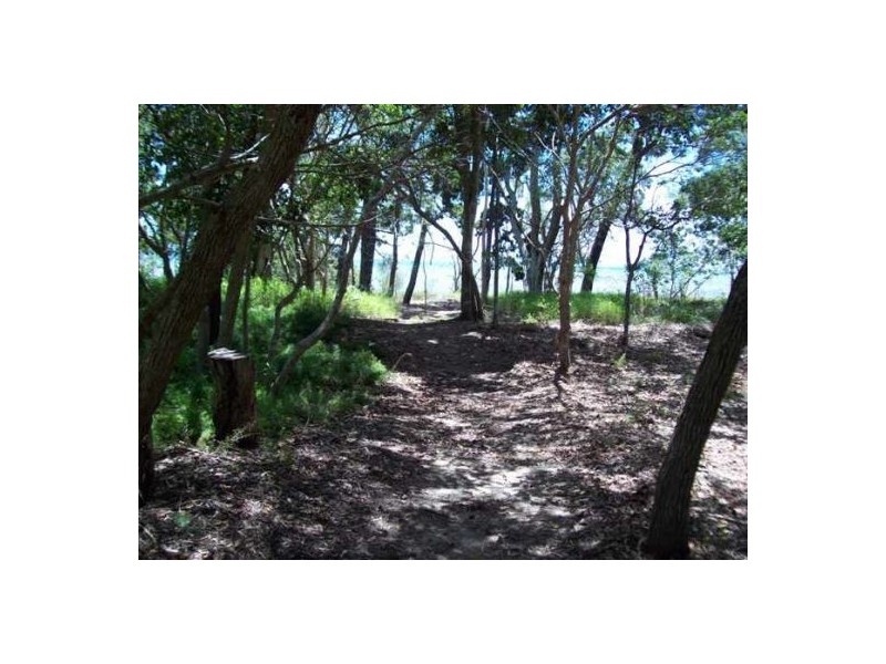 100 Kingfisher Parade, Hervey Bay QLD 4655