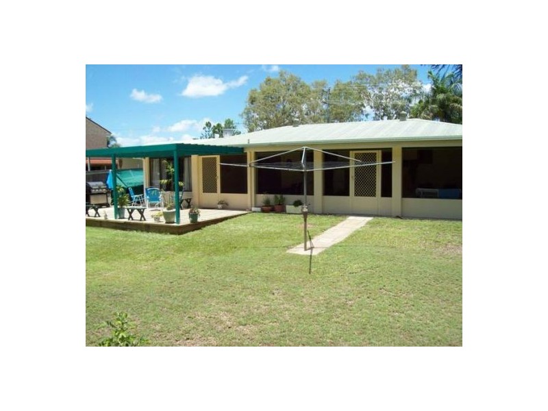 100 Kingfisher Parade, Hervey Bay QLD 4655