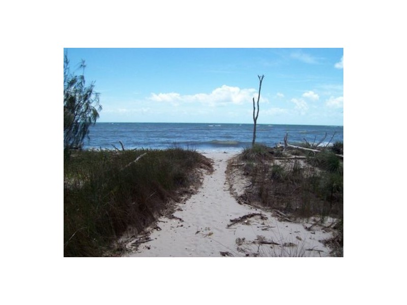 100 Kingfisher Parade, Hervey Bay QLD 4655