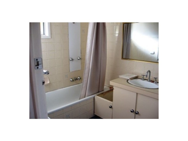 615 Esplanade, Urangan QLD 4655