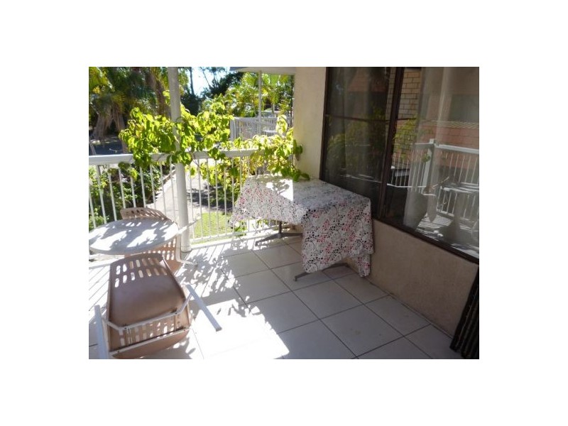 6/480 Esplanade, Torquay QLD 4655