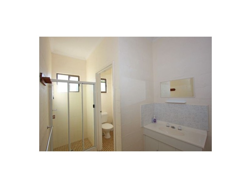 4 – 445 Esplanade, Torquay QLD 4655