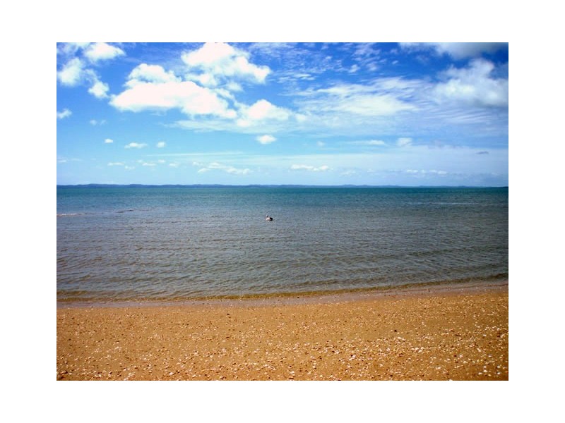 18 Bayrise Dr, Urangan QLD 4655