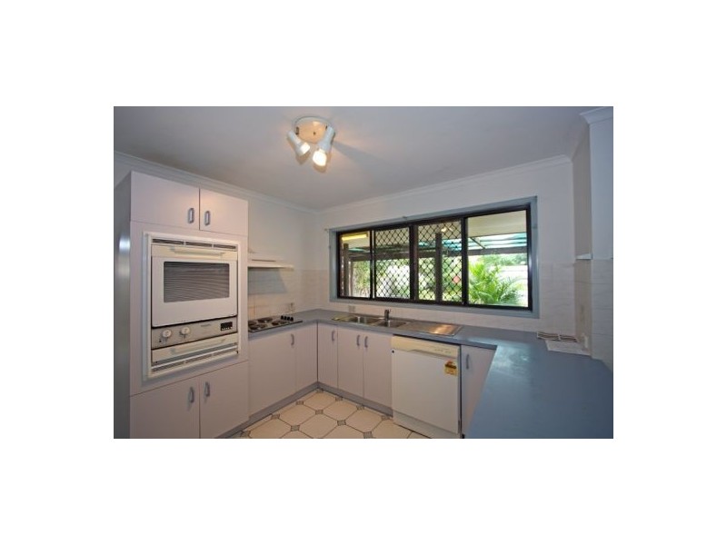 76 Cunningham St, Urangan QLD 4655