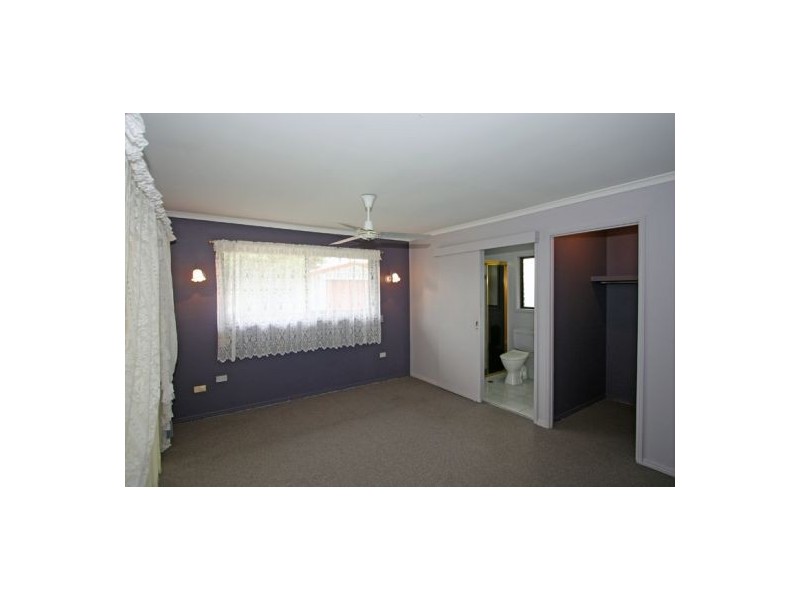 76 Cunningham St, Urangan QLD 4655