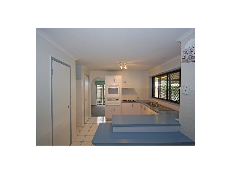 76 Cunningham St, Urangan QLD 4655