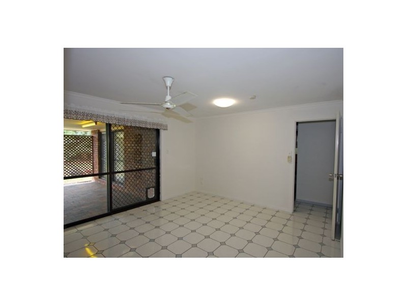 76 Cunningham St, Urangan QLD 4655