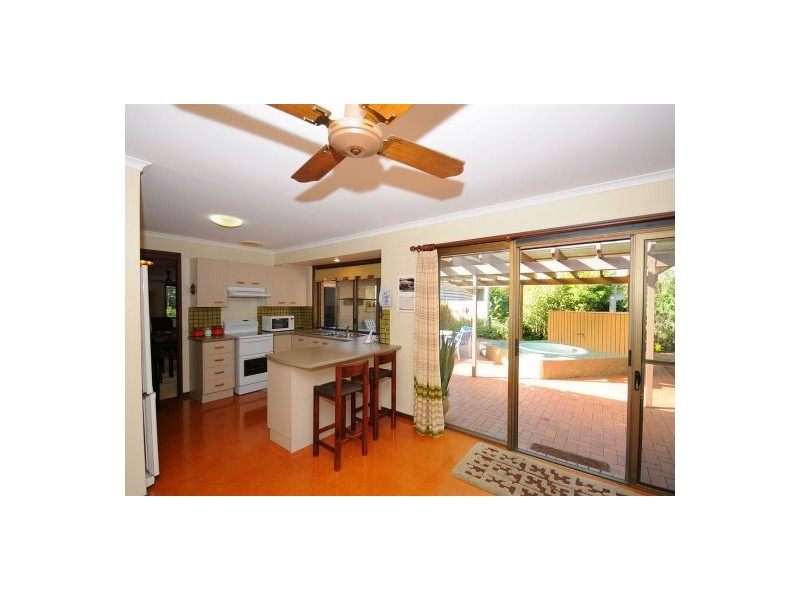 15 Granada Court, Point Vernon QLD 4655