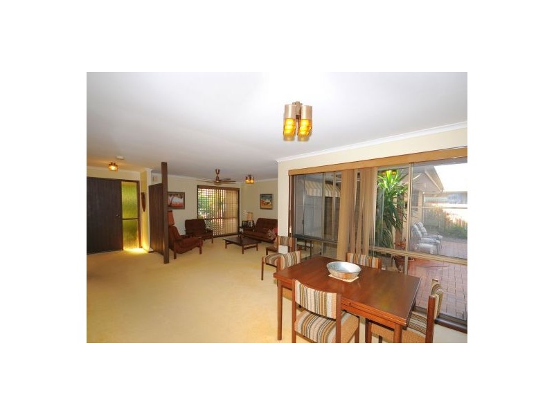 15 Granada Court, Point Vernon QLD 4655
