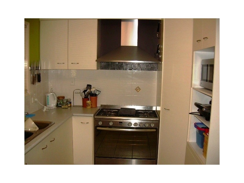 3 Benson Close, Urraween QLD 4655