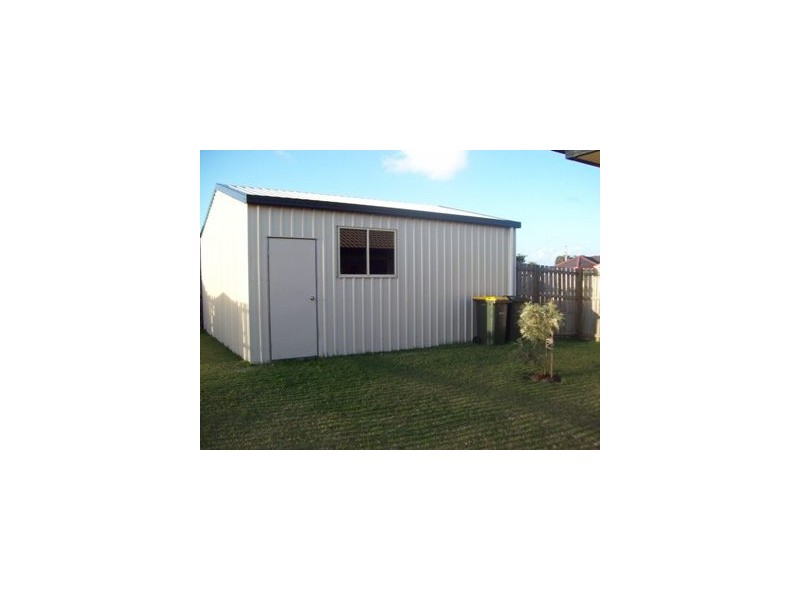 2 Gunsynd Way, Point Vernon QLD 4655