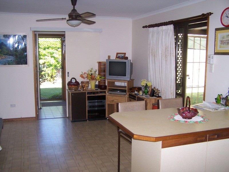 9 Moonbi, Scarness QLD 4655