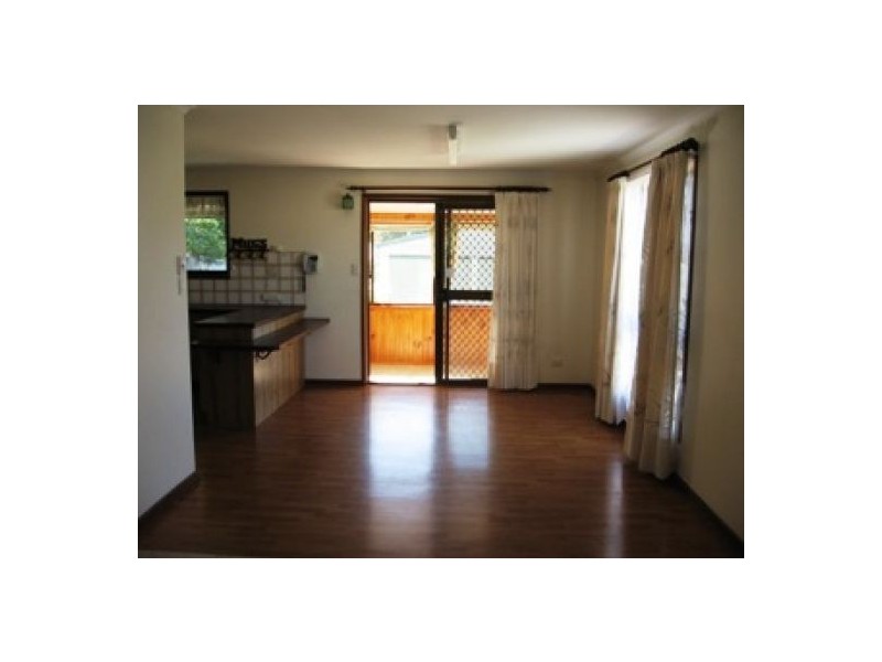 81 Hammond Street, Urangan QLD 4655