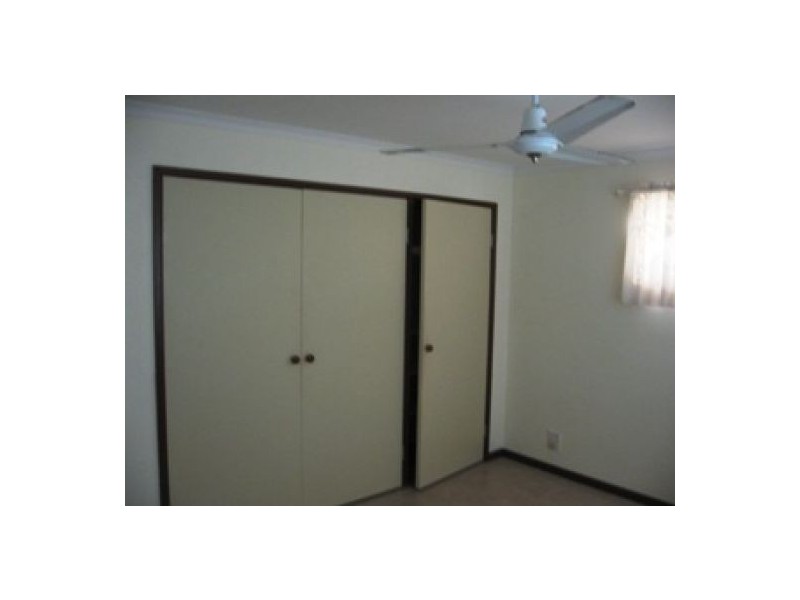 81 Hammond Street, Urangan QLD 4655