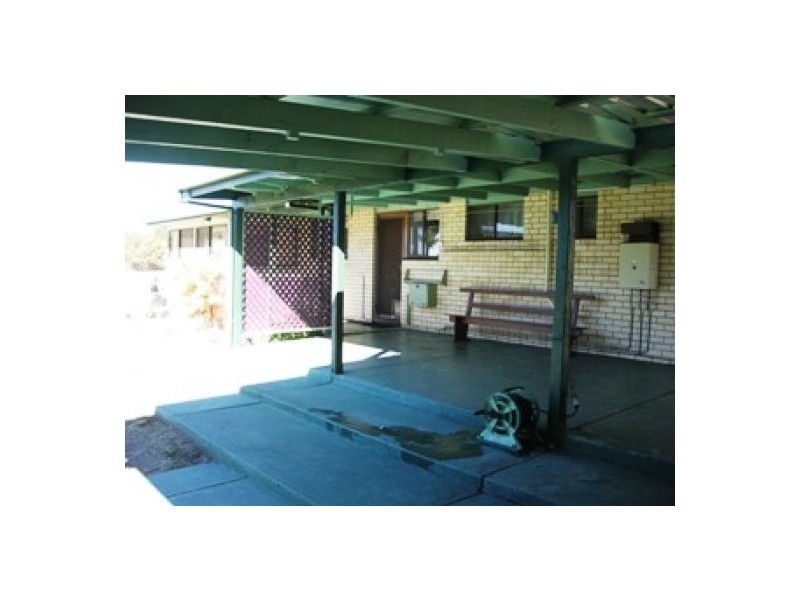 81 Hammond Street, Urangan QLD 4655