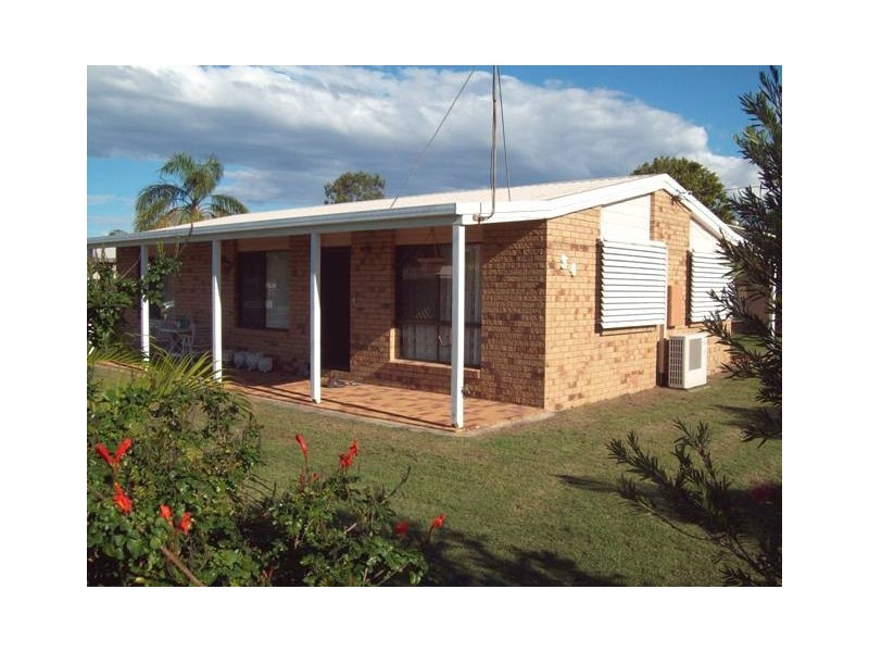 34 William Street, Urangan QLD 4655
