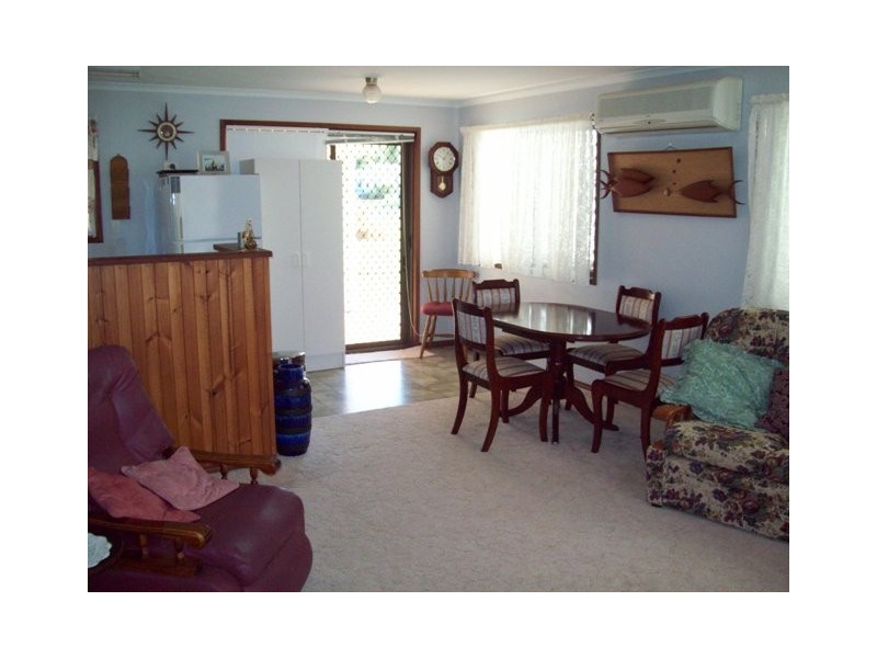 34 William Street, Urangan QLD 4655