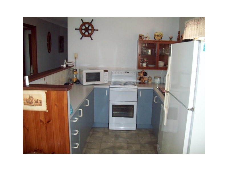 34 William Street, Urangan QLD 4655