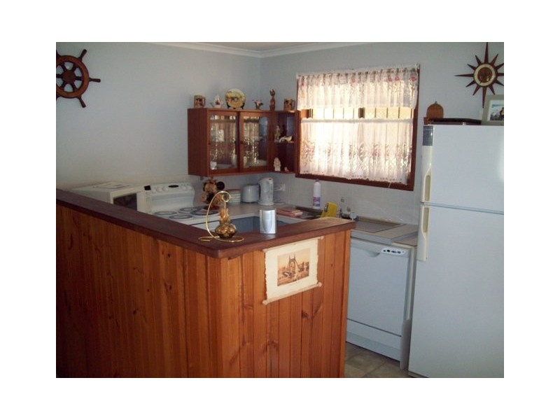 34 William Street, Urangan QLD 4655