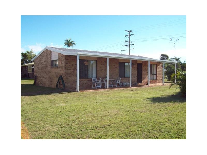 34 William Street, Urangan QLD 4655