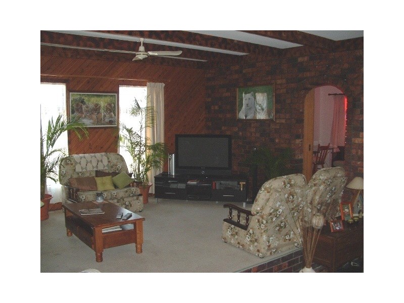 16 Southerden Street, Torquay QLD 4655