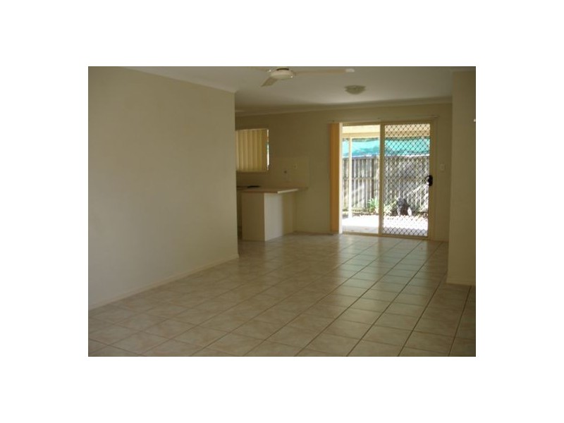 1/114 Bideford Street, Torquay QLD 4655