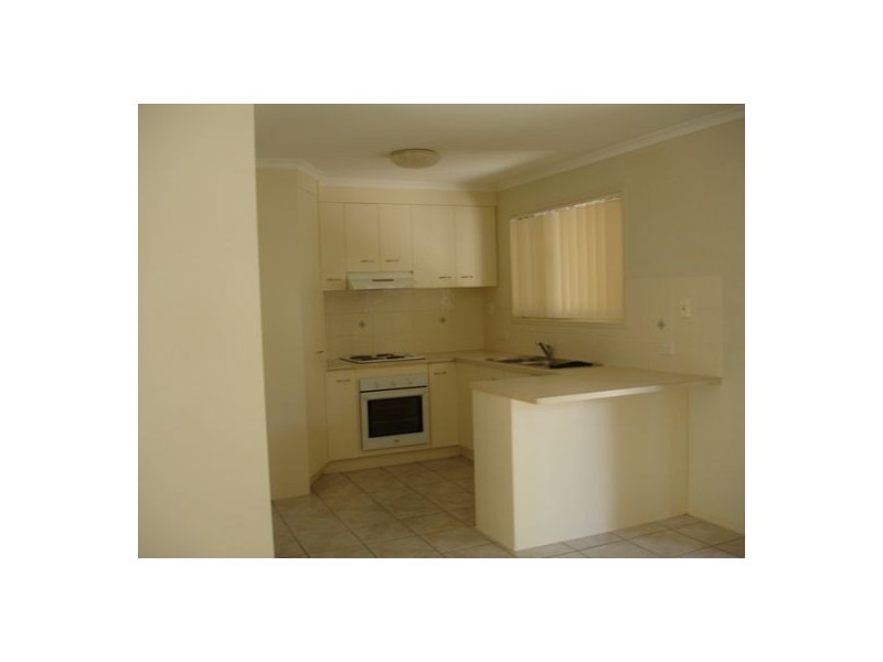 1/114 Bideford Street, Torquay QLD 4655