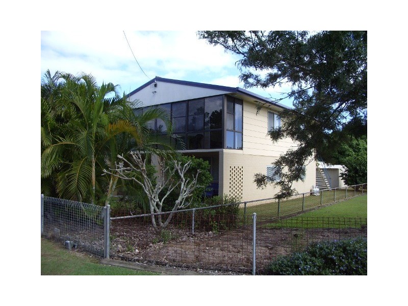 3 Herbert Street, Urangan QLD 4655