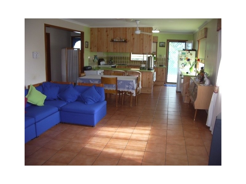 3 Herbert Street, Urangan QLD 4655