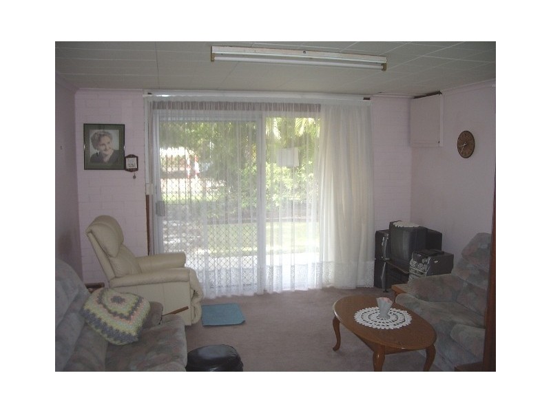 3 Herbert Street, Urangan QLD 4655