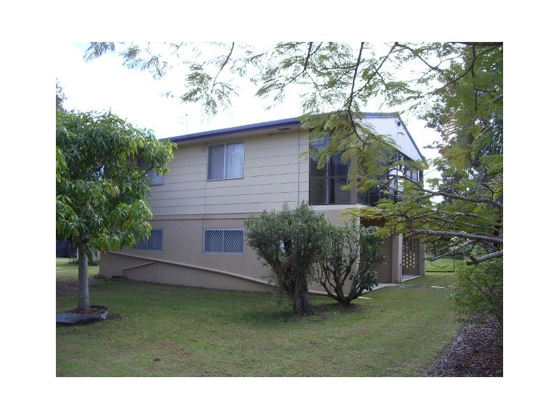 3 Herbert Street, Urangan QLD 4655