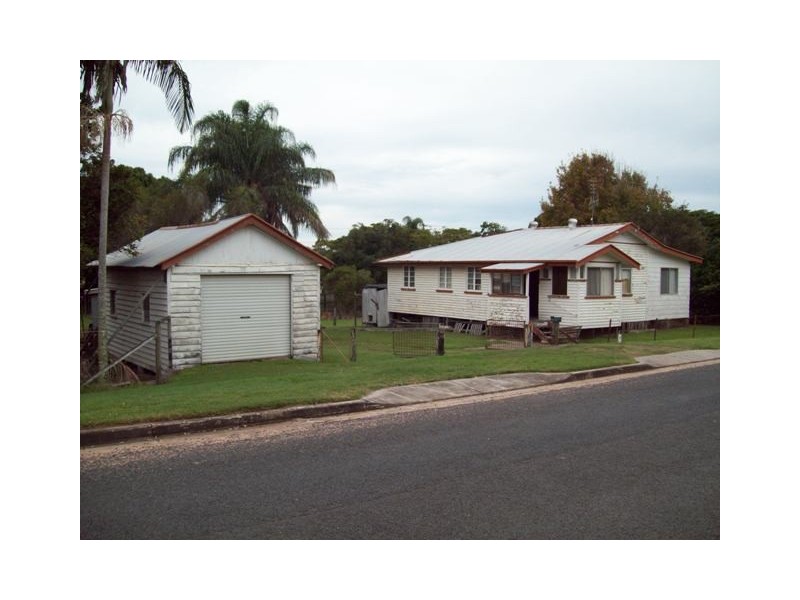 46 Kent Street, Urangan QLD 4655