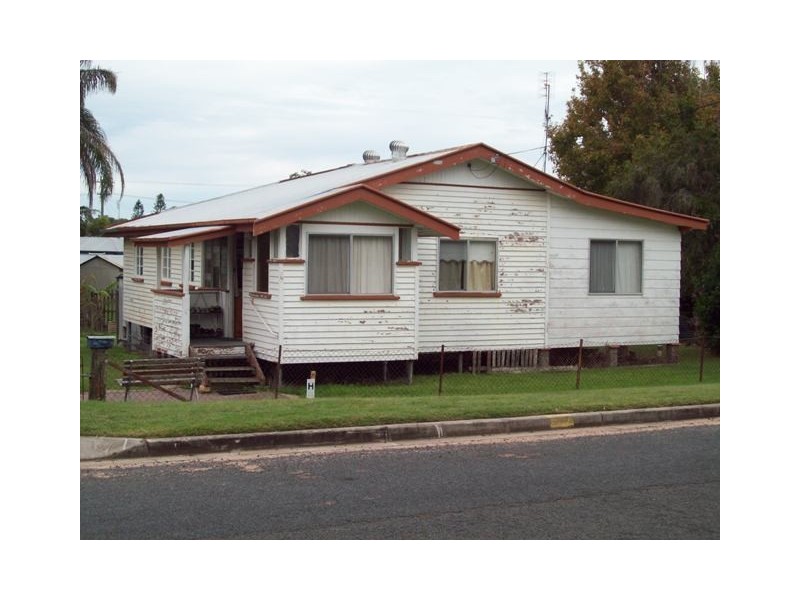 46 Kent Street, Urangan QLD 4655