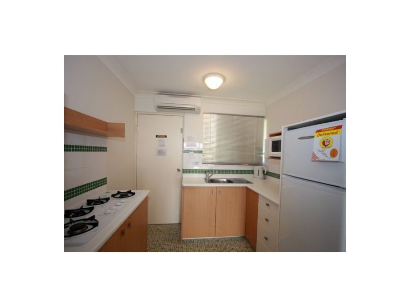 15/13 Ann St, Torquay QLD 4655