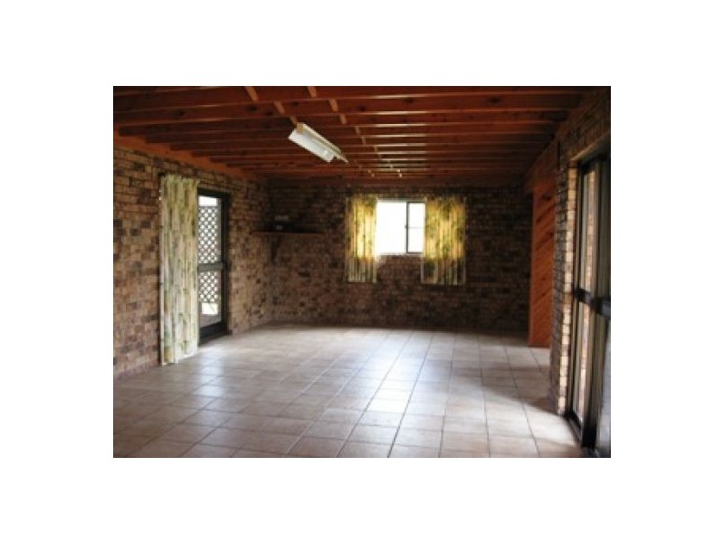 82 Beck Road, Urangan QLD 4655