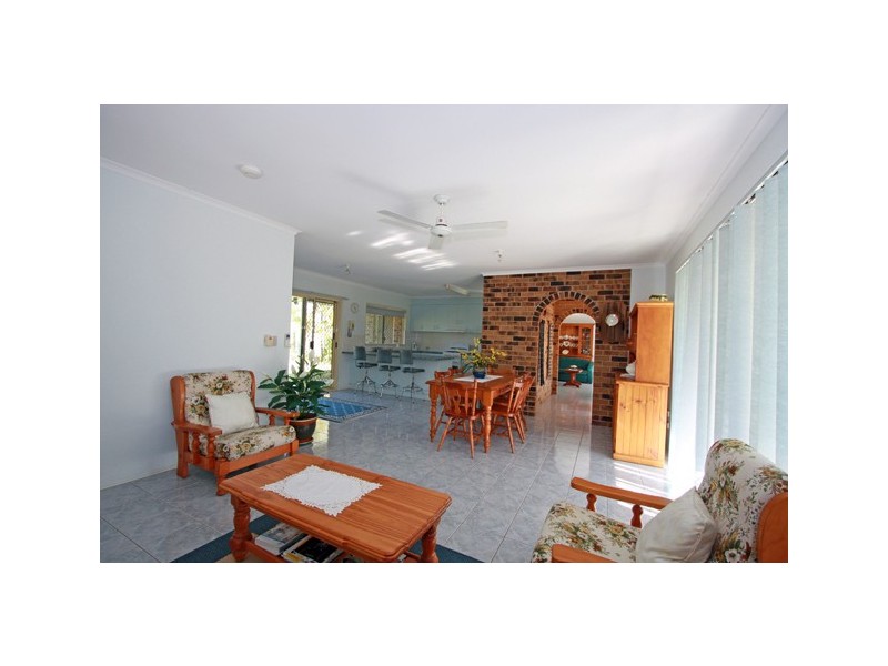 35 Orchid Ave, Urangan QLD 4655