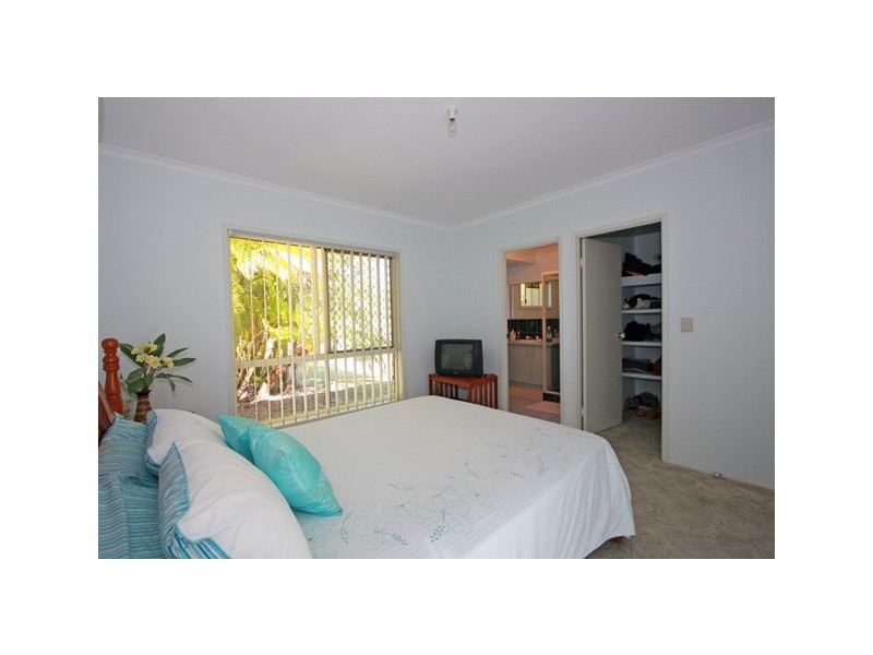 35 Orchid Ave, Urangan QLD 4655