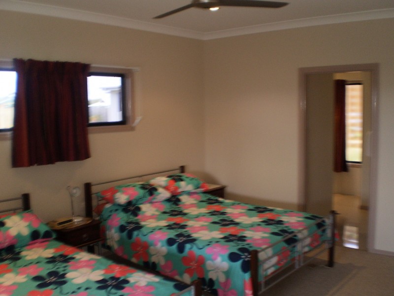 33 Traviston, Burrum Heads QLD 4659