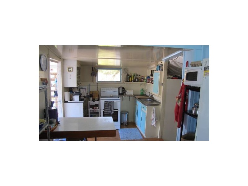 27 Kent Street, Urangan QLD 4655