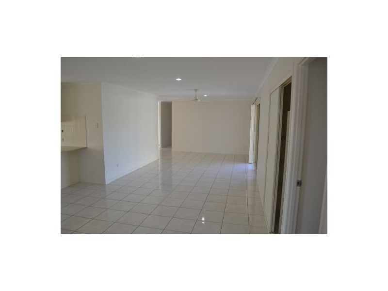 42 Bounty Circuit, Eli Waters QLD 4655