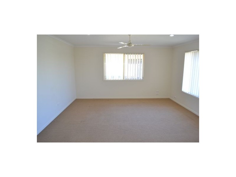 42 Bounty Circuit, Eli Waters QLD 4655