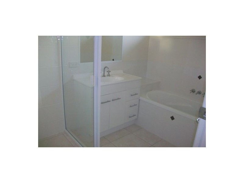 42 Bounty Circuit, Eli Waters QLD 4655