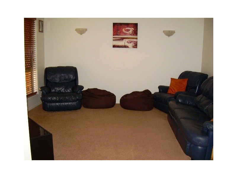 17 St Joseph Dr, Urraween QLD 4655