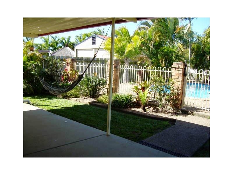 17 St Joseph Dr, Urraween QLD 4655