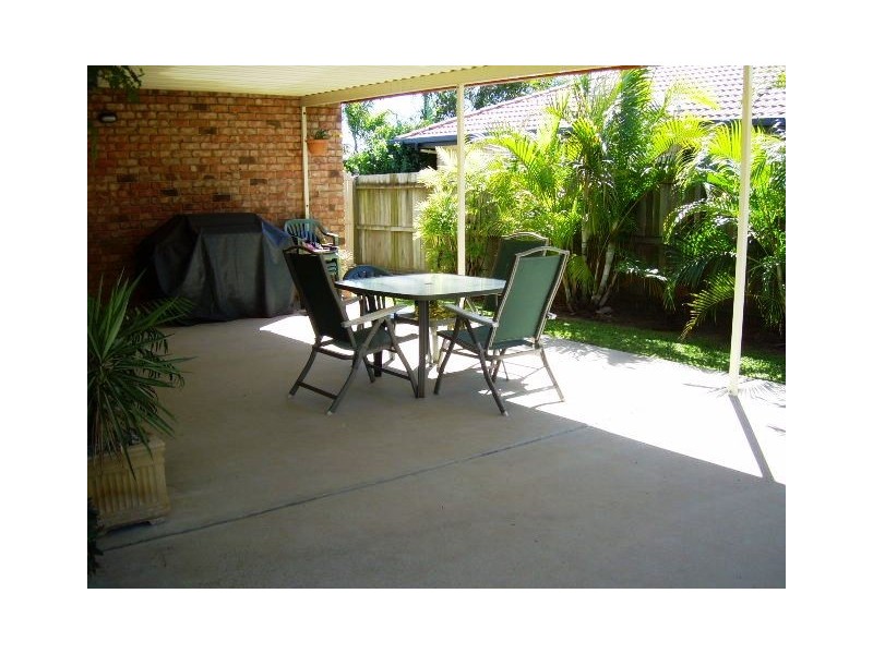 17 St Joseph Dr, Urraween QLD 4655