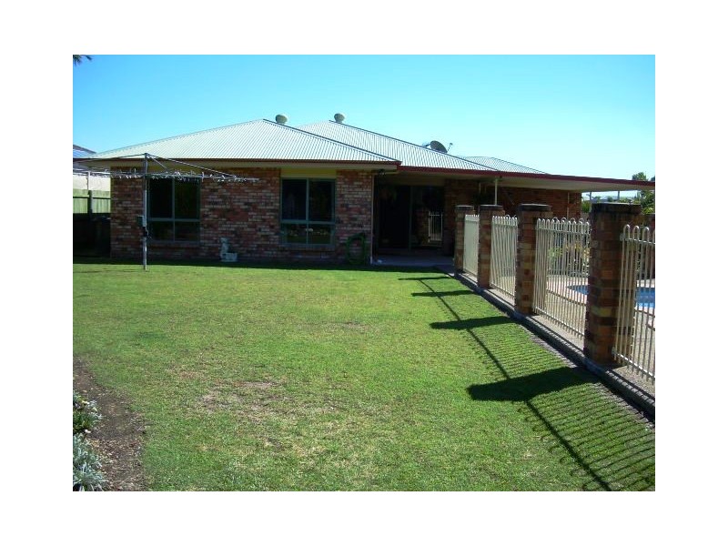 17 St Joseph Dr, Urraween QLD 4655