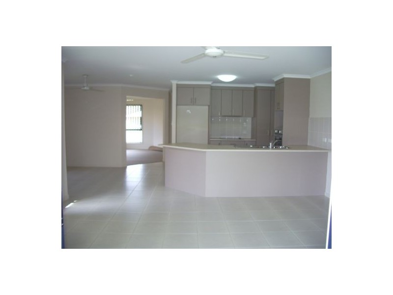 17 Bianca Court, Torquay QLD 4655